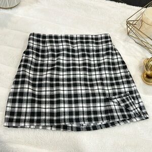 Black & White plaid mini skirt